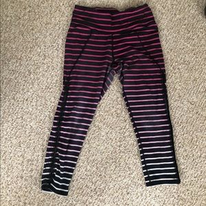 LAST CALL! WILL BE DISCARDED Betsy Johnson legging